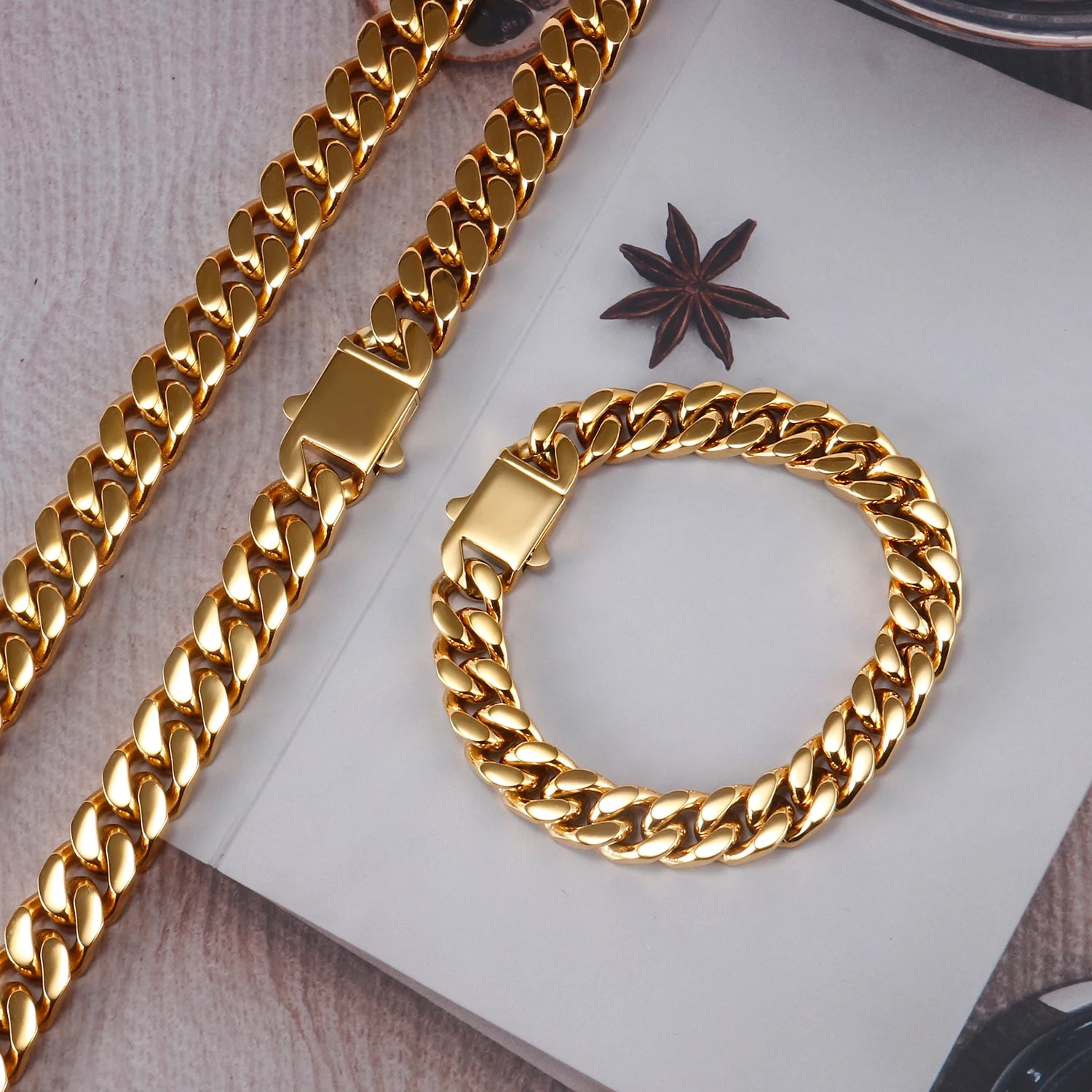 Luxury Cuban Chain Gold